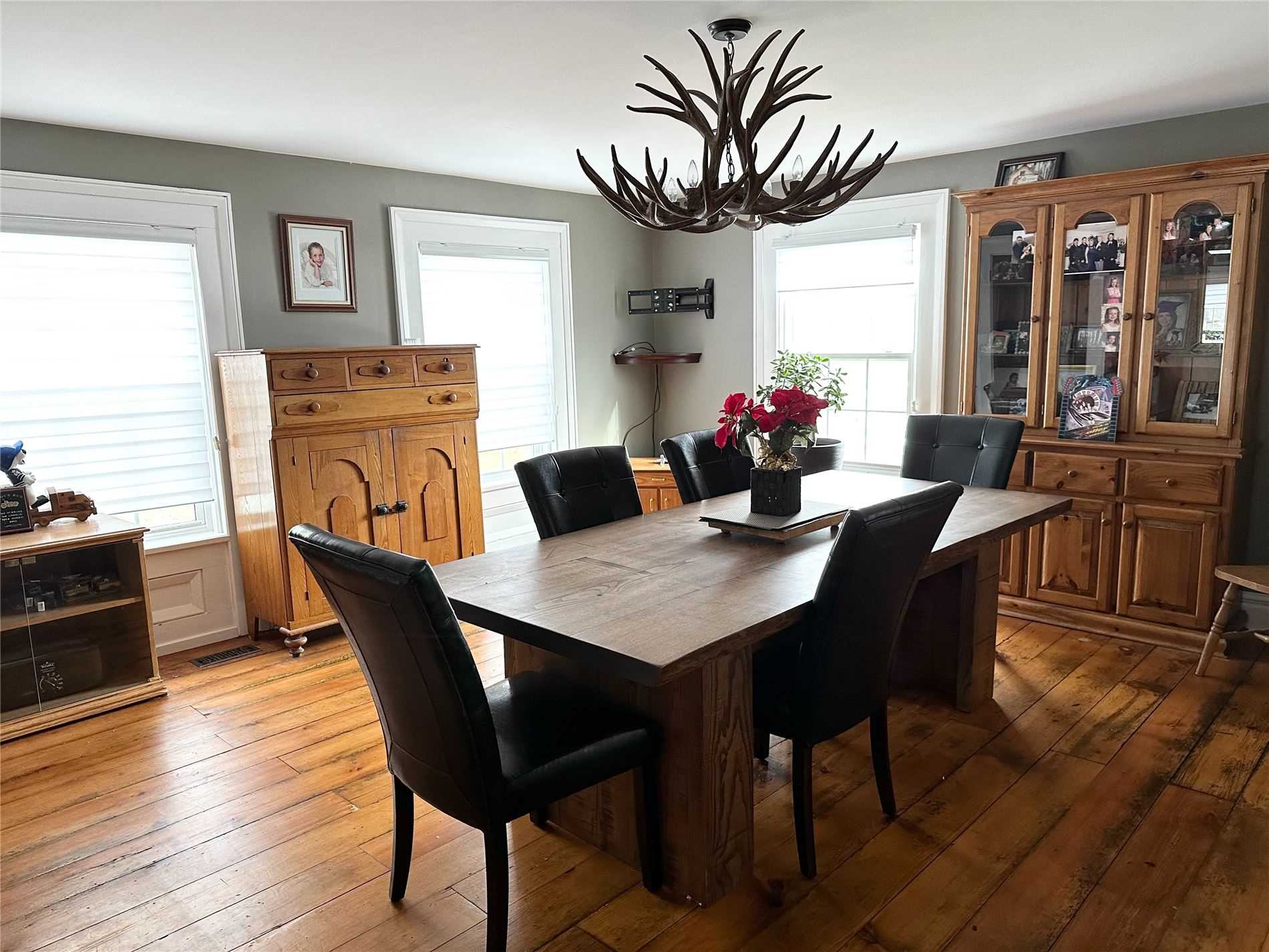 Listing W5922439 - Large Photo # 4