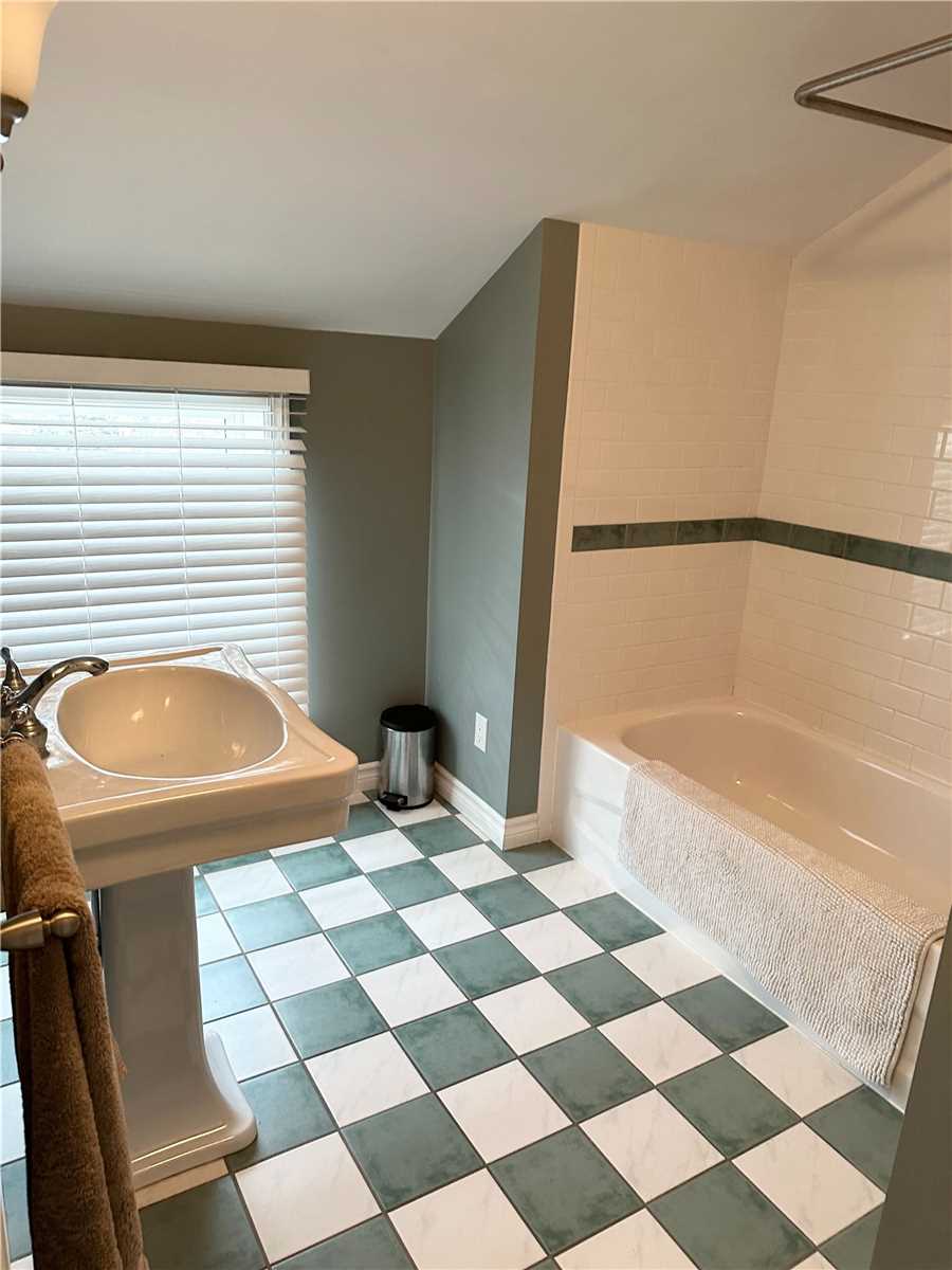 Listing W5922439 - Large Photo # 10