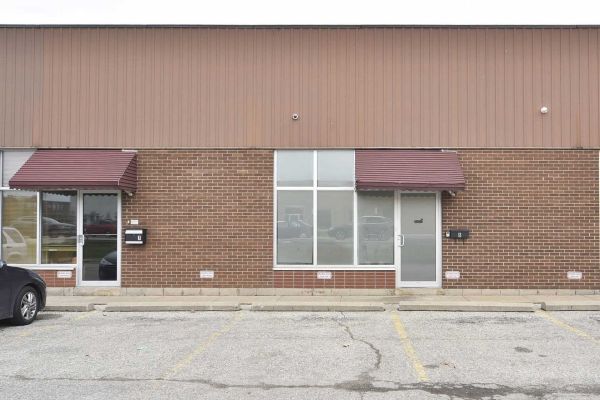 100 St Regis Cres, Toronto