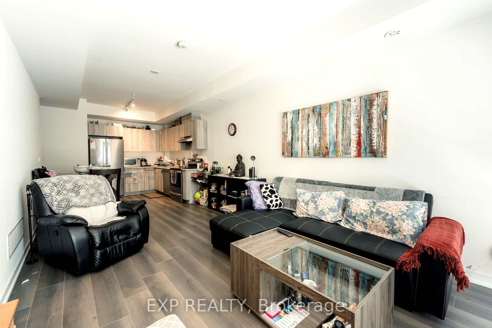 Listing W5922752 - Large Photo # 2