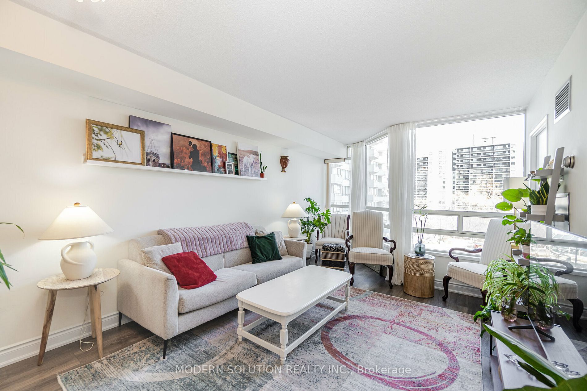 Listing W5923436 - Large Photo # 10