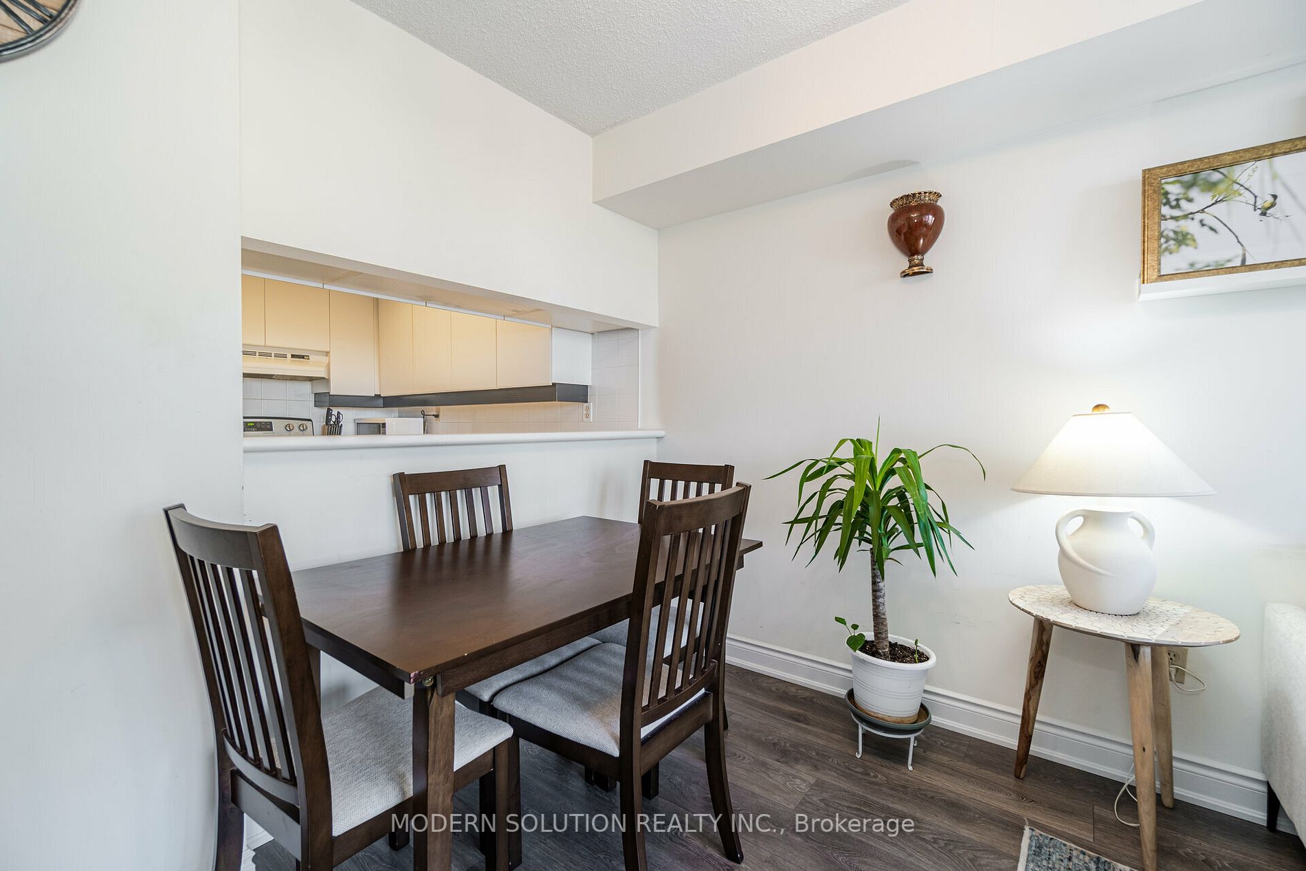 Listing W5923436 - Large Photo # 12