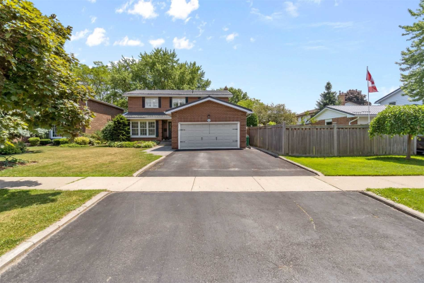 880 Chippenham Dr, Mississauga