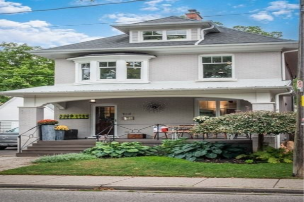 1436 Caroline St, Burlington