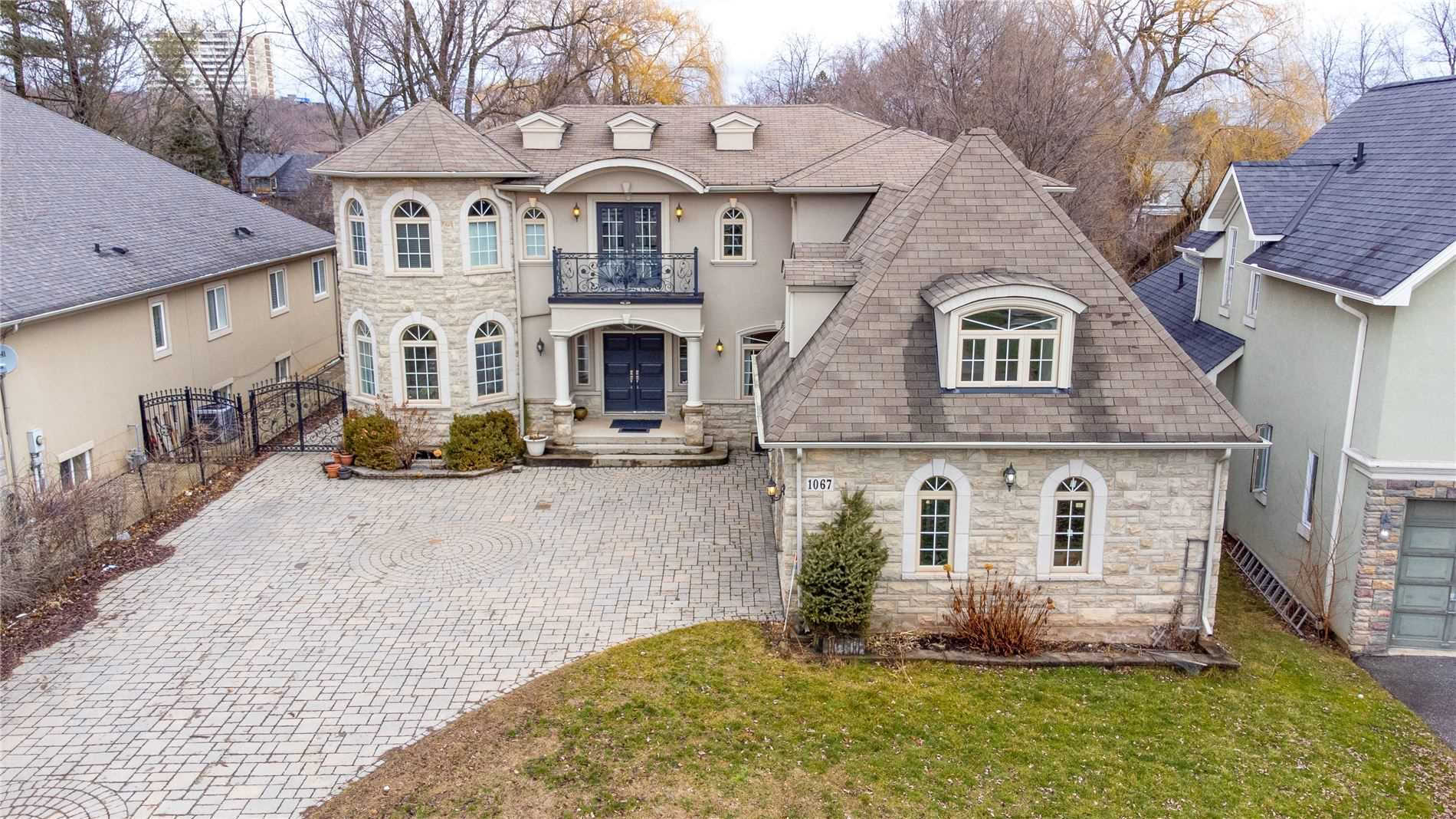 Listing W5923873 - Large Photo # 1