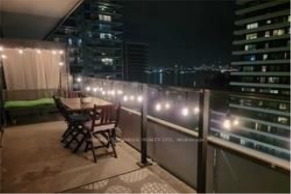 30 Shore Breeze Dr, Toronto