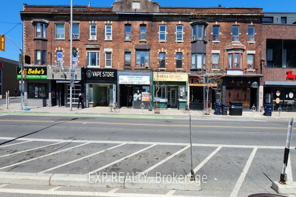 886 Bloor St W