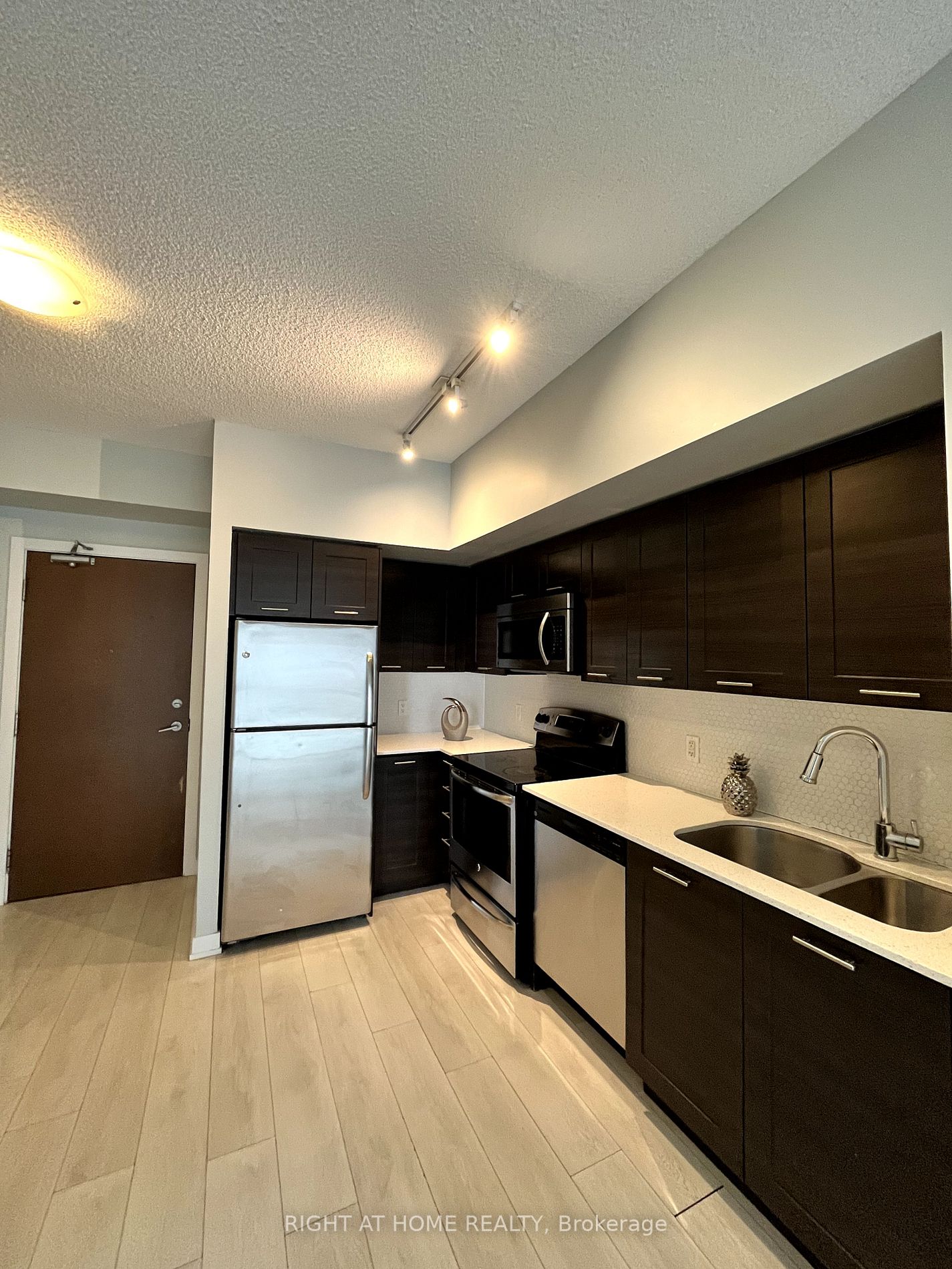 Listing W5925464 - Large Photo # 5