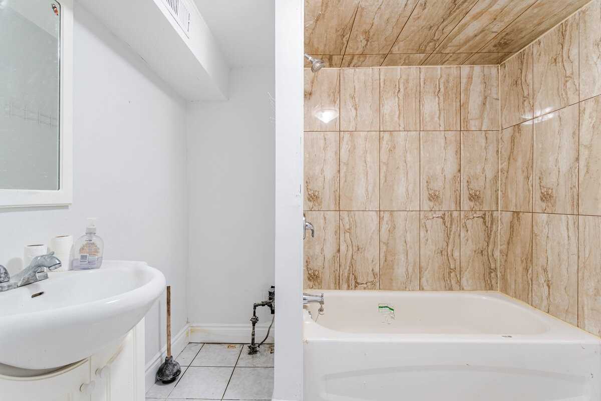 Listing W5925471 - Large Photo # 32