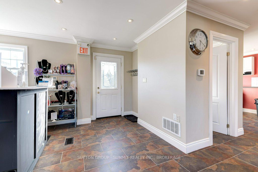 Listing W5925971 - Large Photo # 4