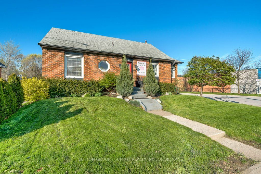 Listing W5925971 - Large Photo # 3