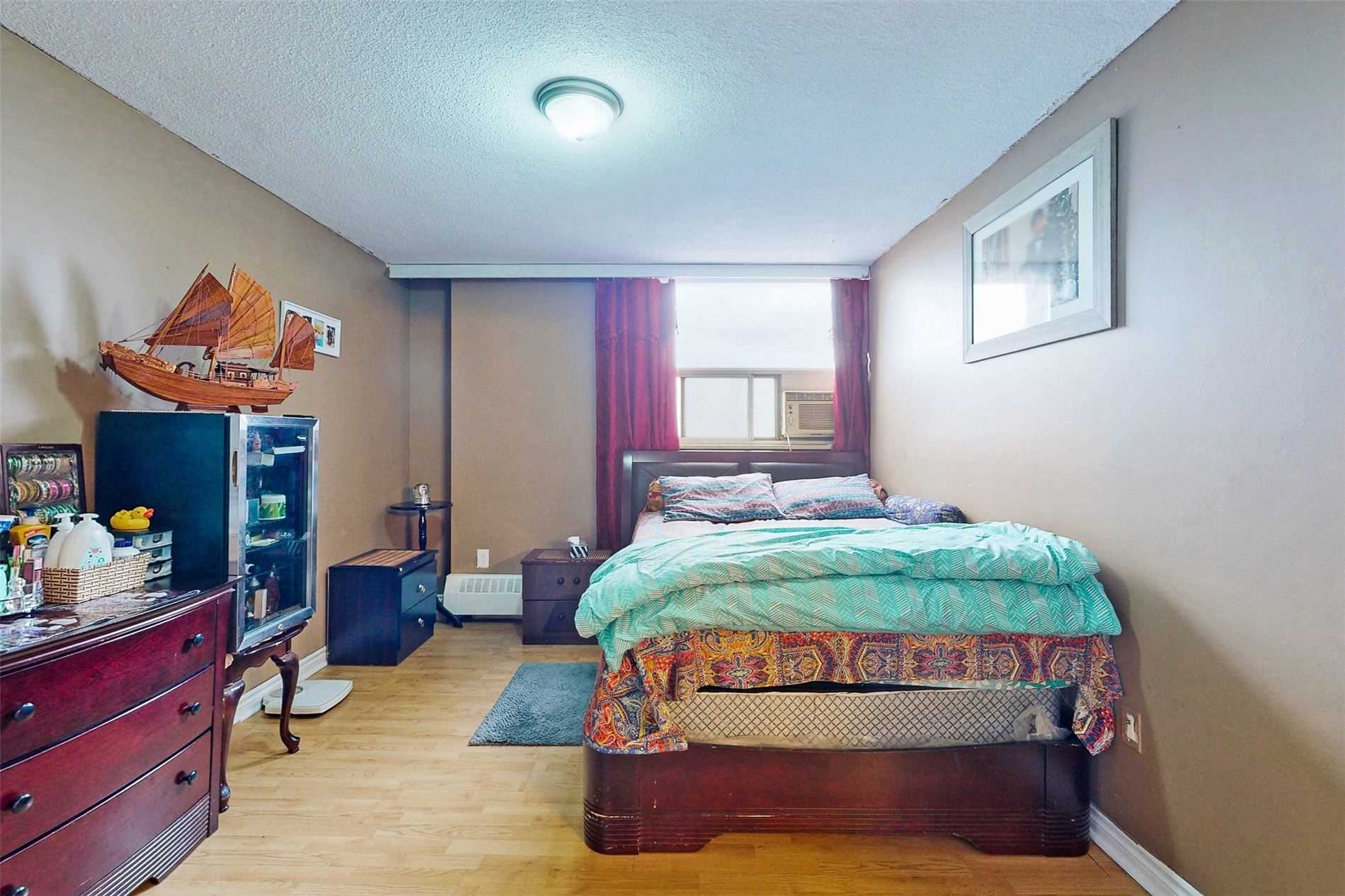 Listing W5926047 - Large Photo # 23