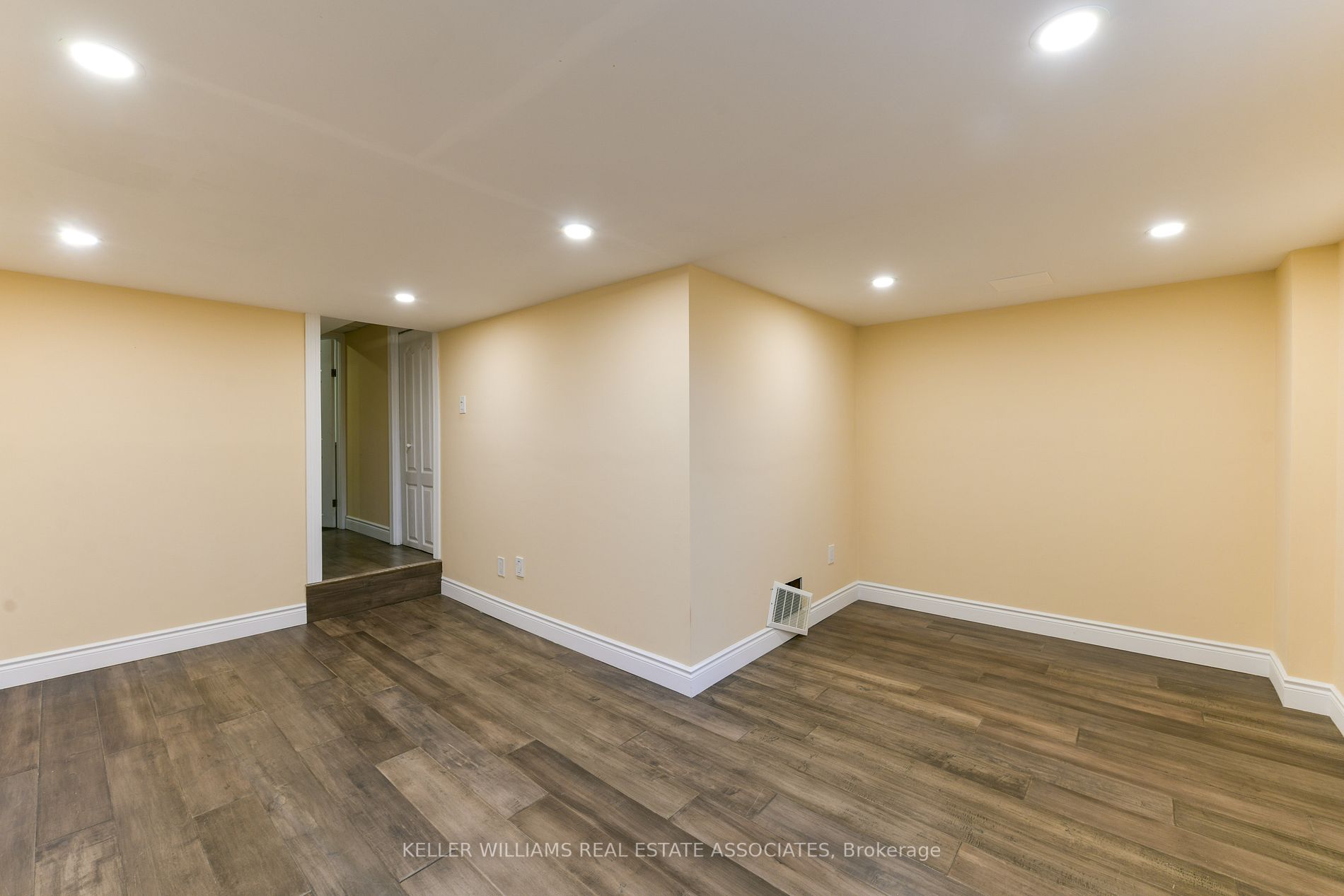 Listing W5926096 - Large Photo # 26