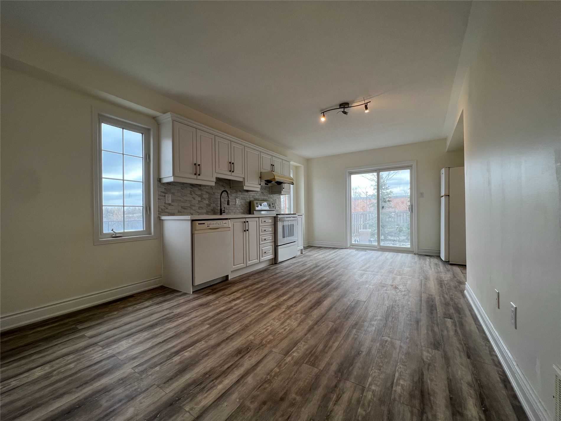 Listing W5926167 - Large Photo # 3