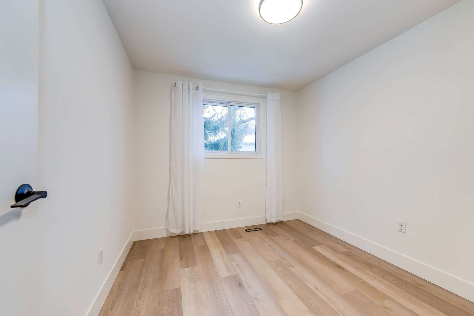 Listing W5926403 - Large Photo # 18