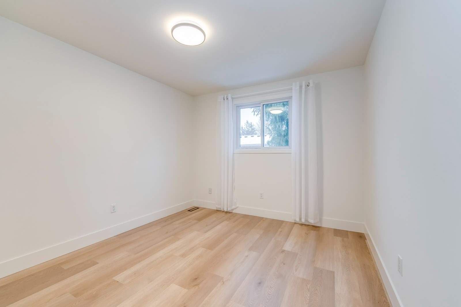 Listing W5926403 - Large Photo # 17