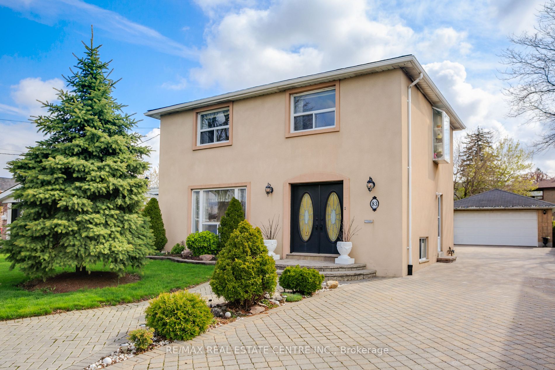 83 Hullmar Dr