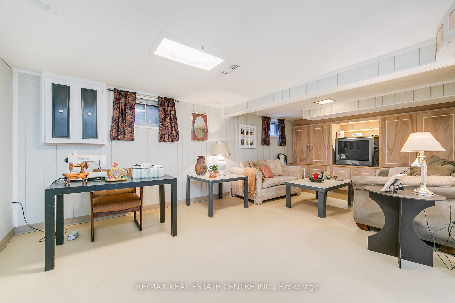 83 Hullmar Dr