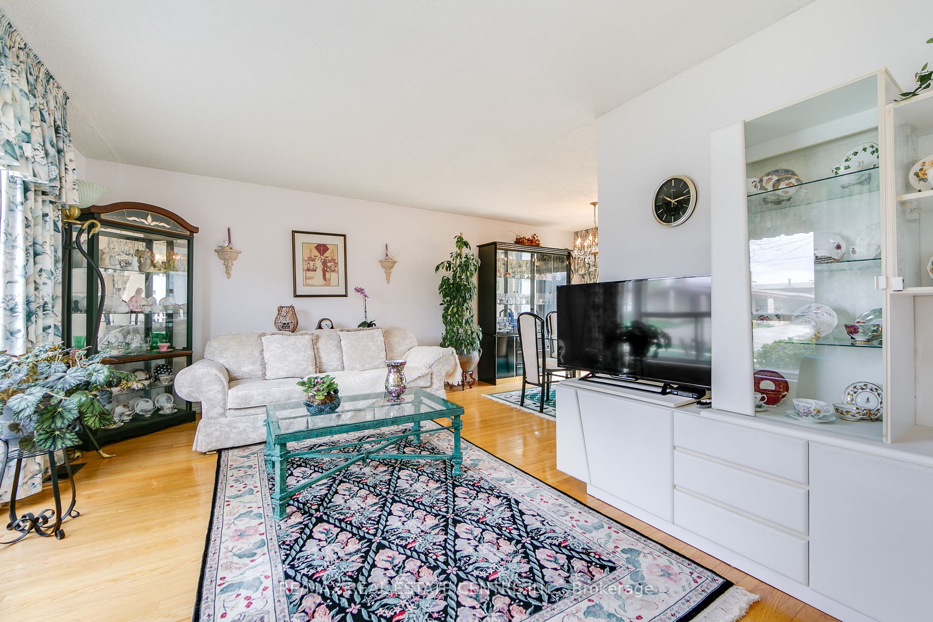 83 Hullmar Dr