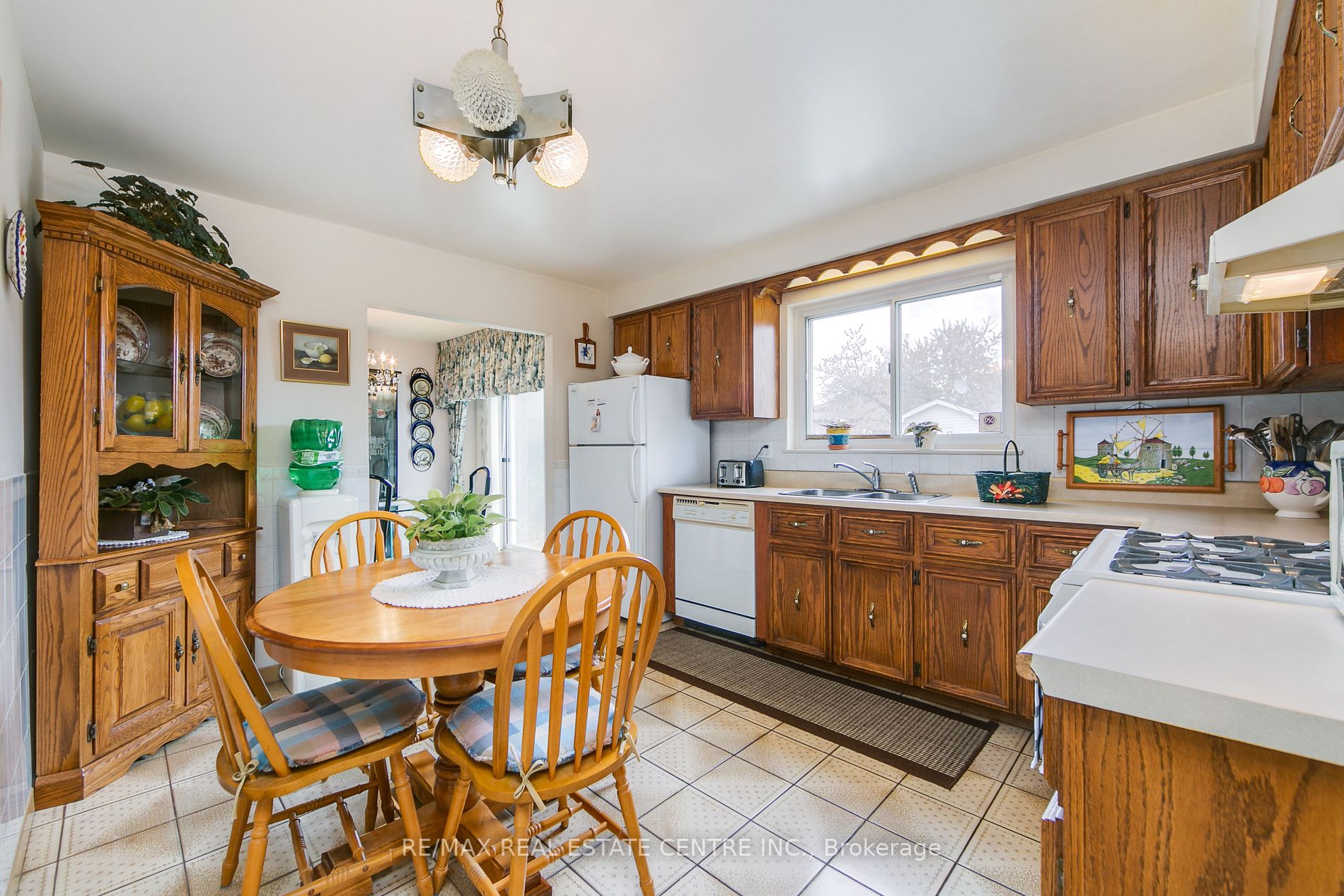 83 Hullmar Dr
