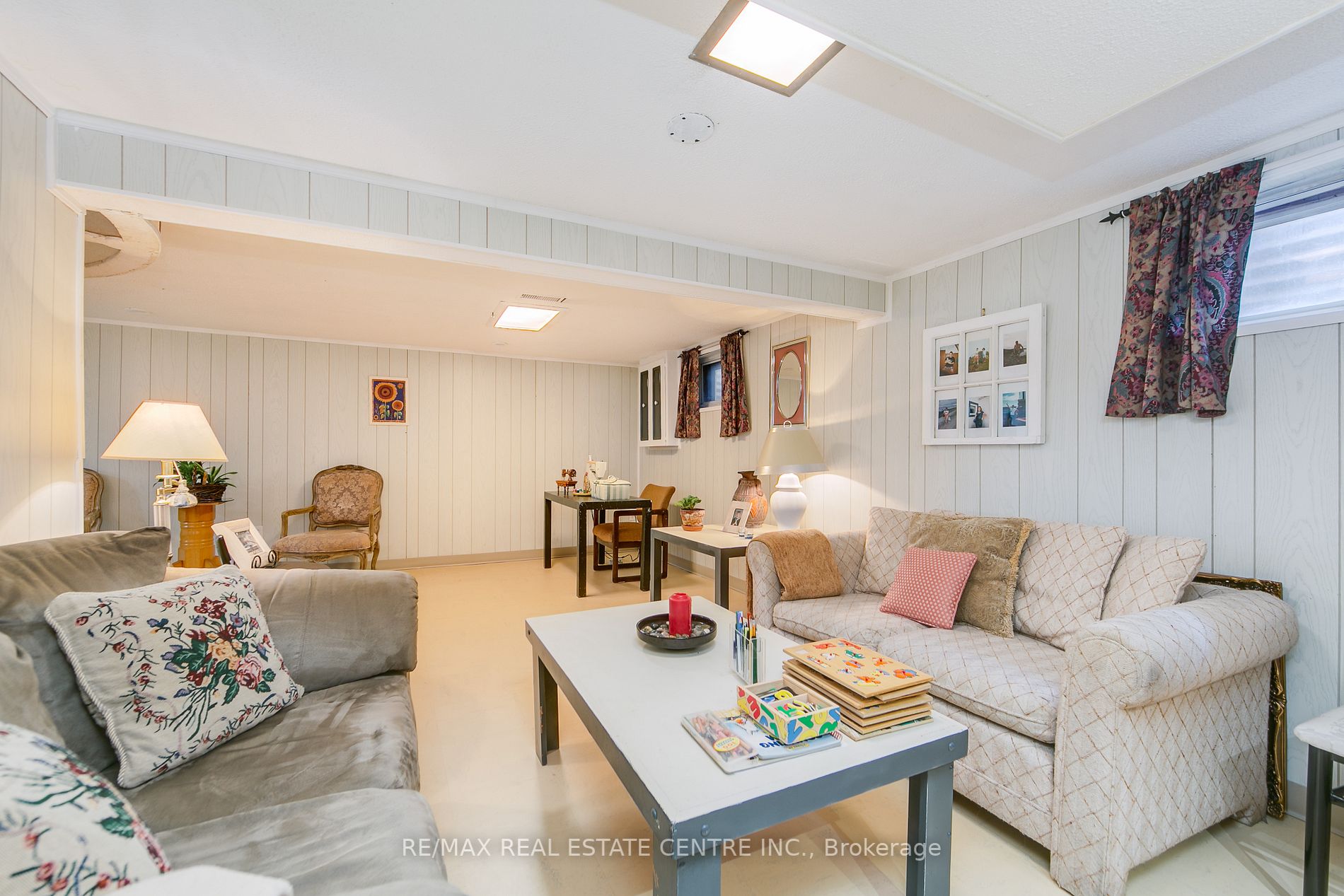 83 Hullmar Dr
