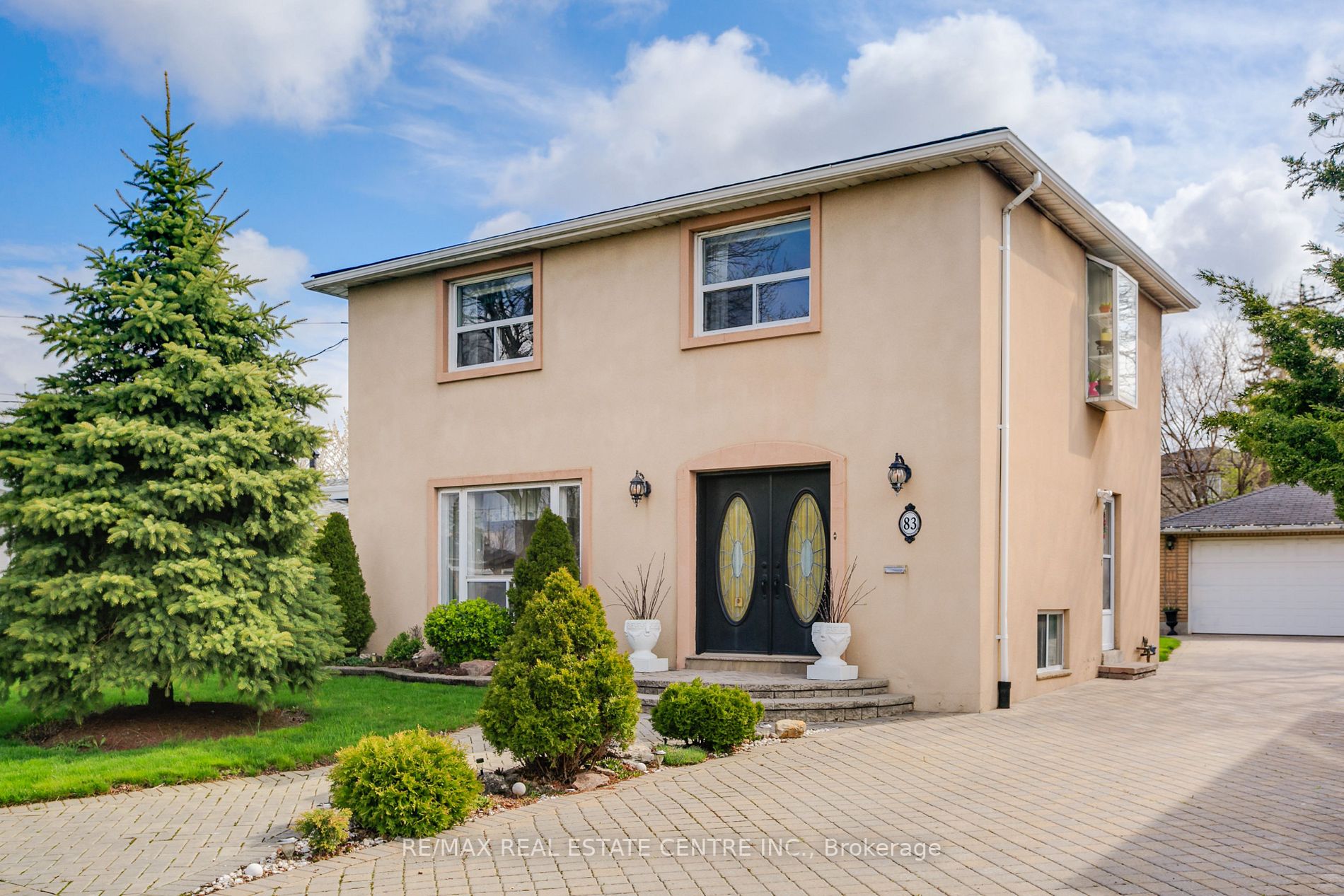 83 Hullmar Dr