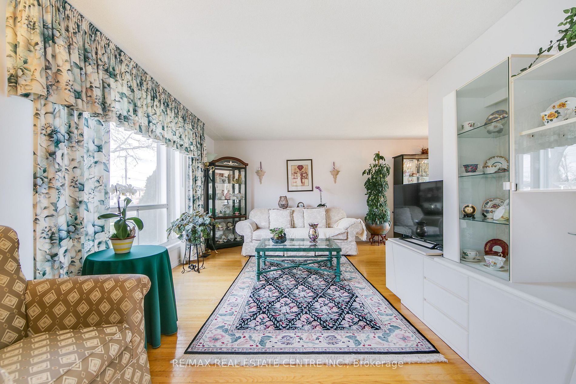 83 Hullmar Dr