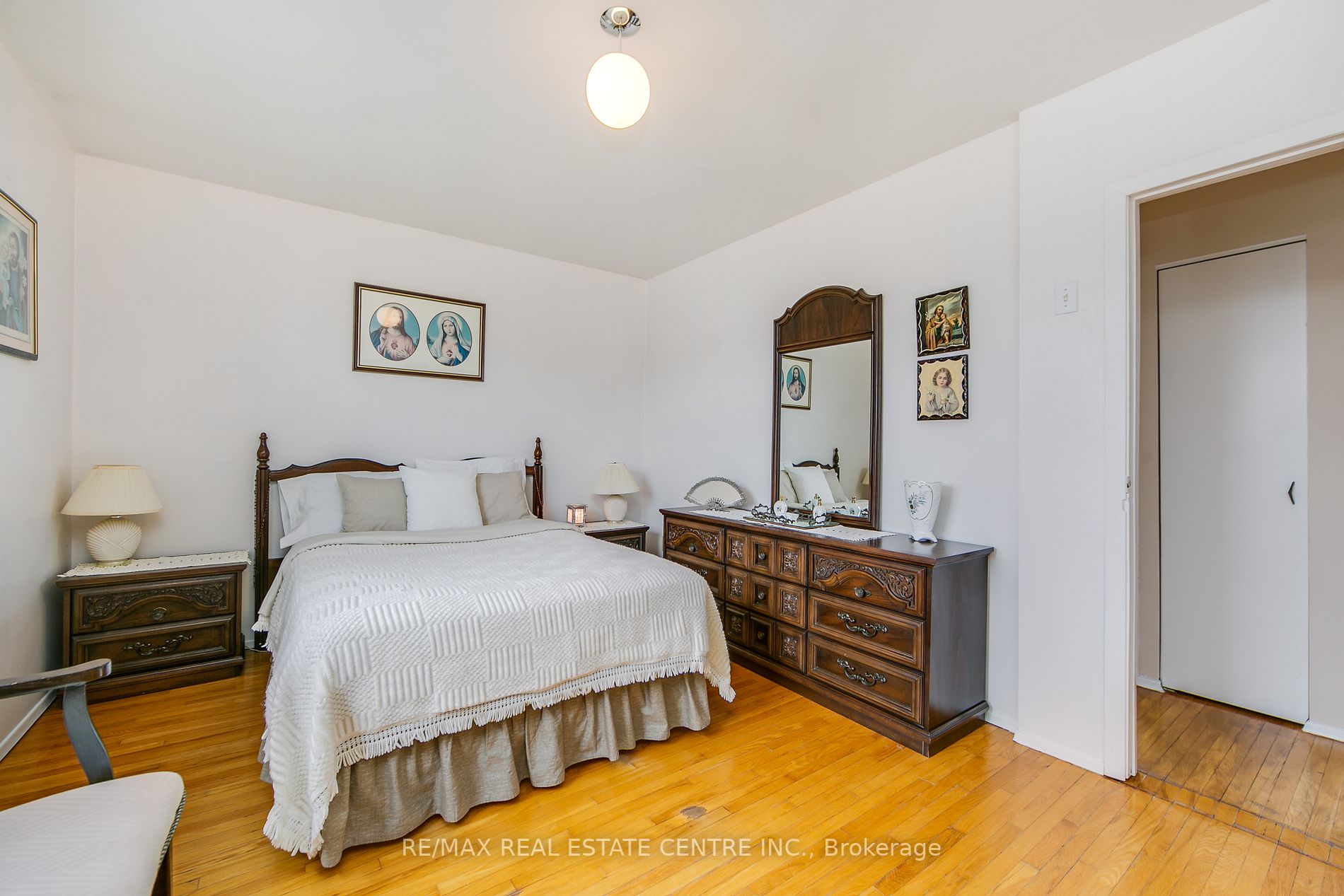 83 Hullmar Dr