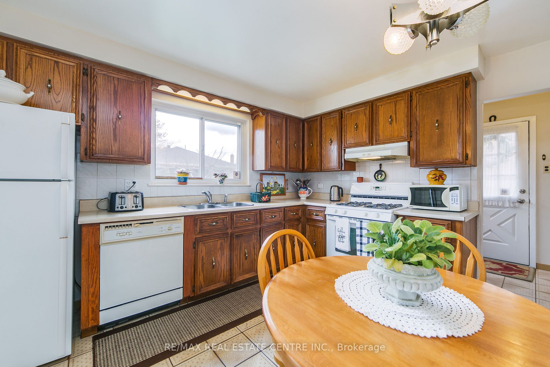 83 Hullmar Dr