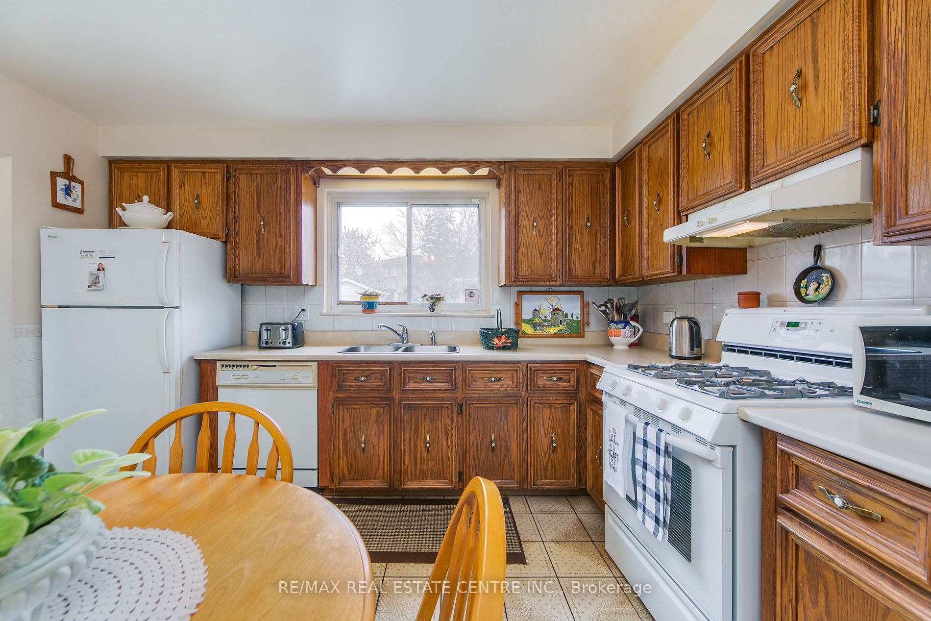 83 Hullmar Dr