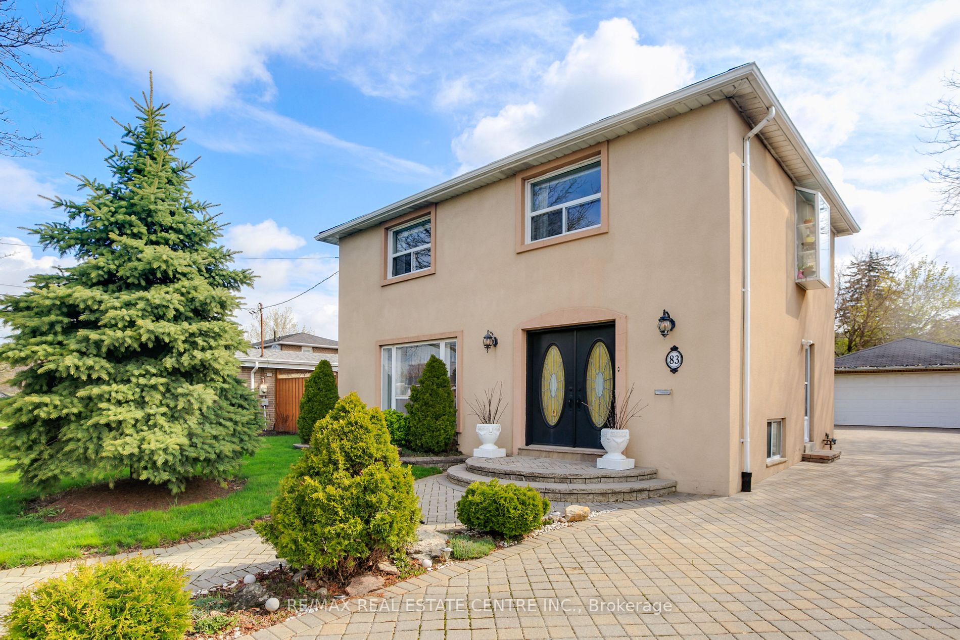 83 Hullmar Dr
