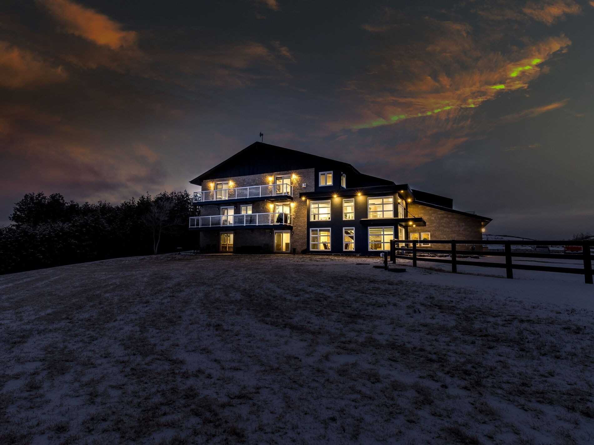 Listing W5926743 - Large Photo # 1