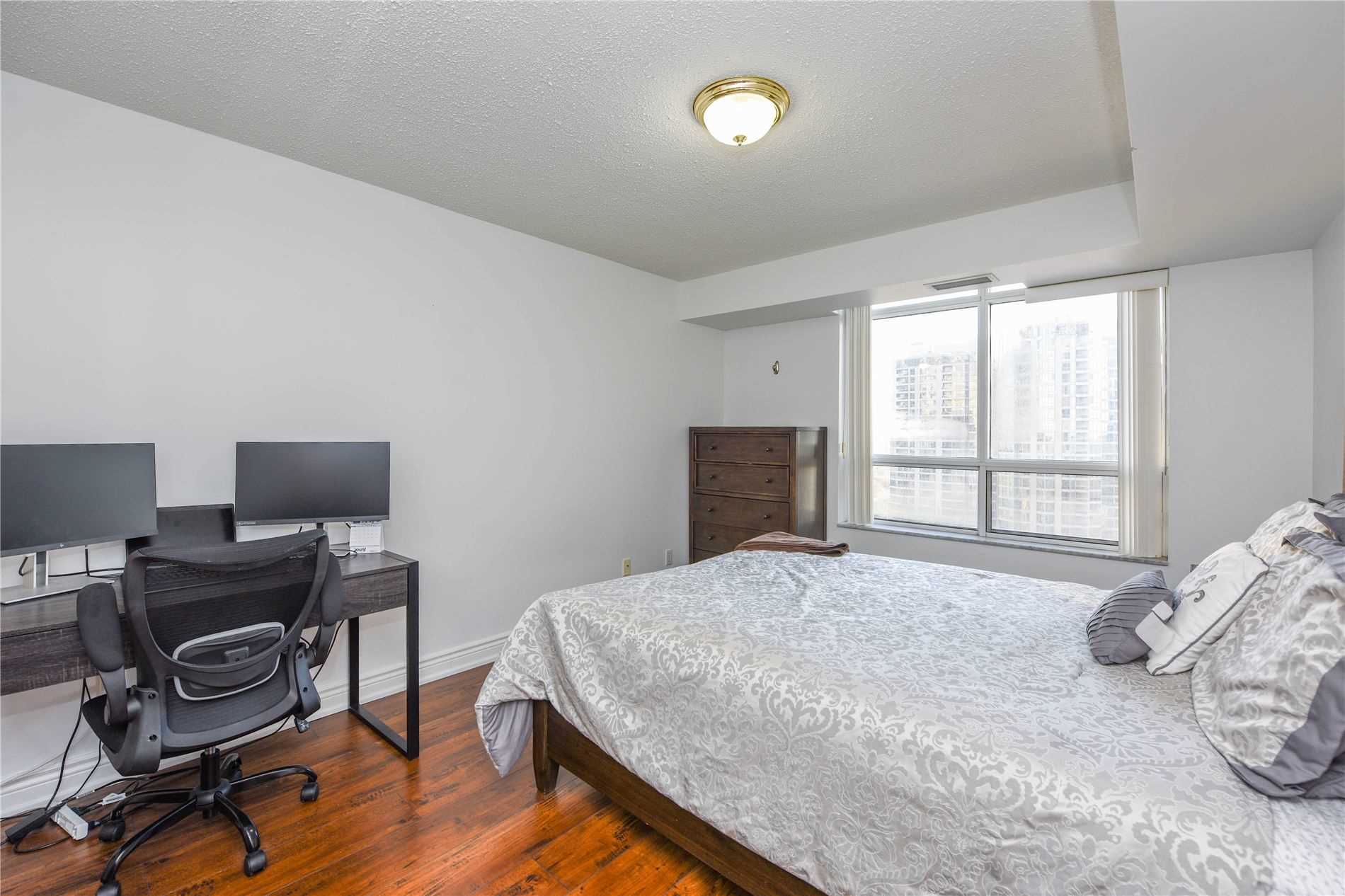 Listing W5926875 - Large Photo # 18