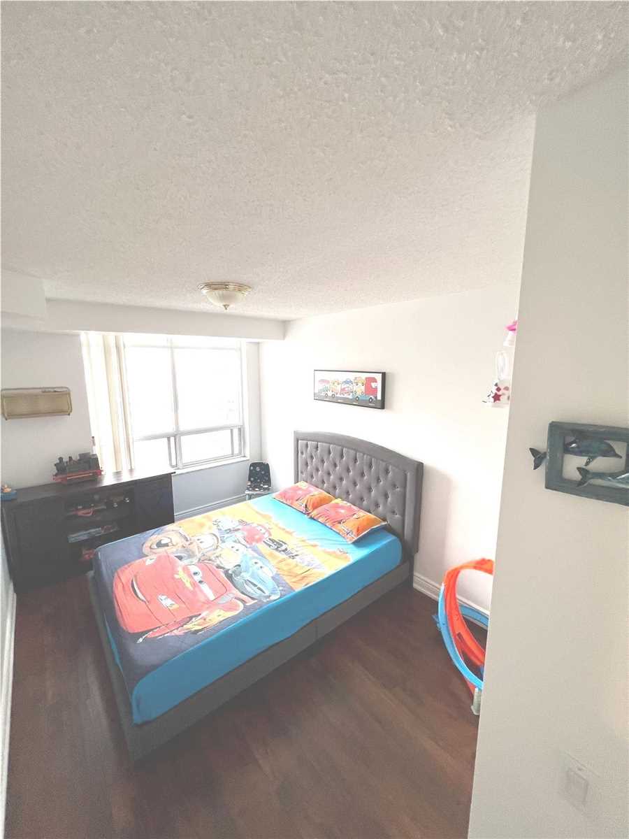 Listing W5926875 - Large Photo # 24