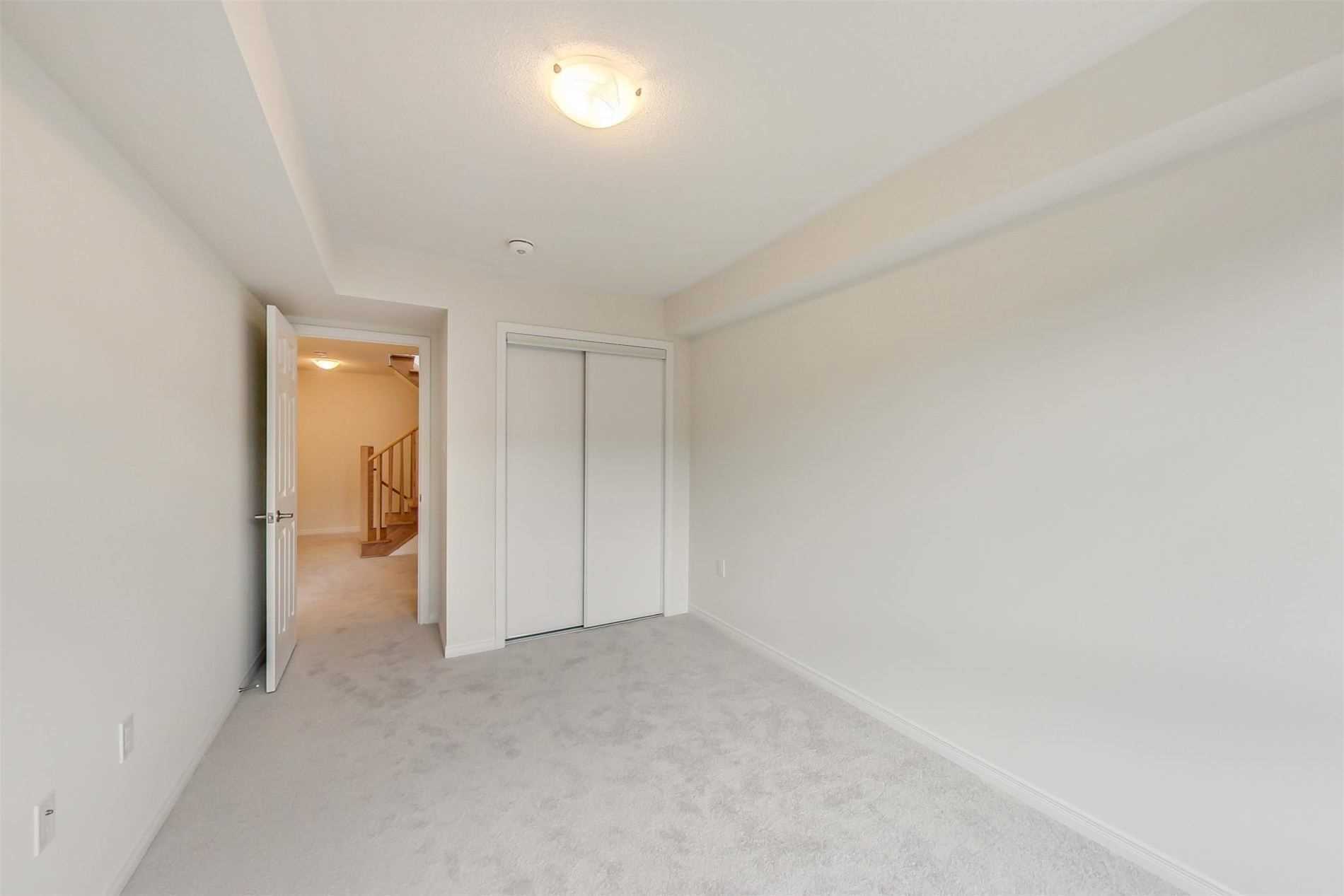 30 Woodstream Dr, #7