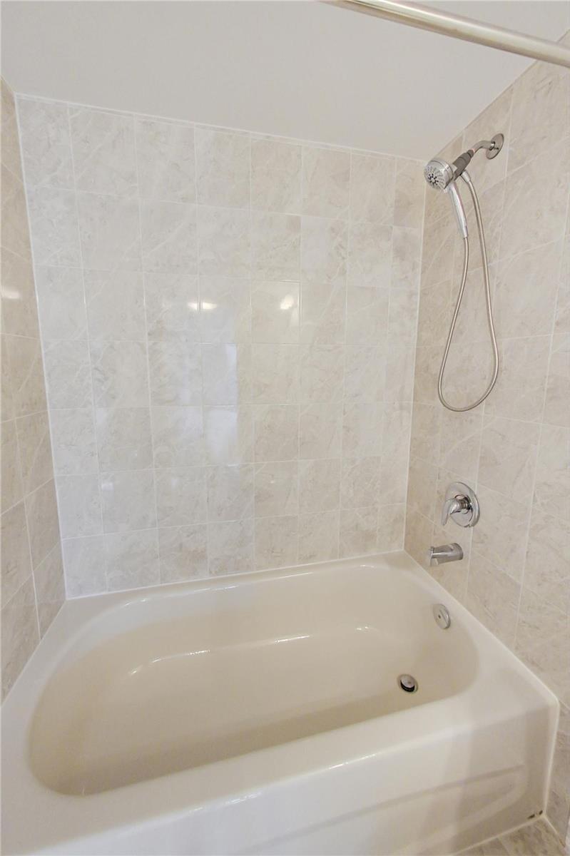 30 Woodstream Dr, #7