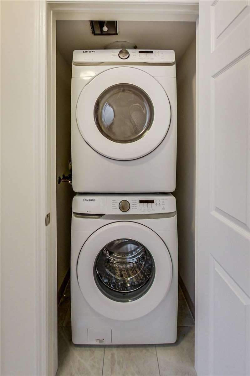30 Woodstream Dr, #7