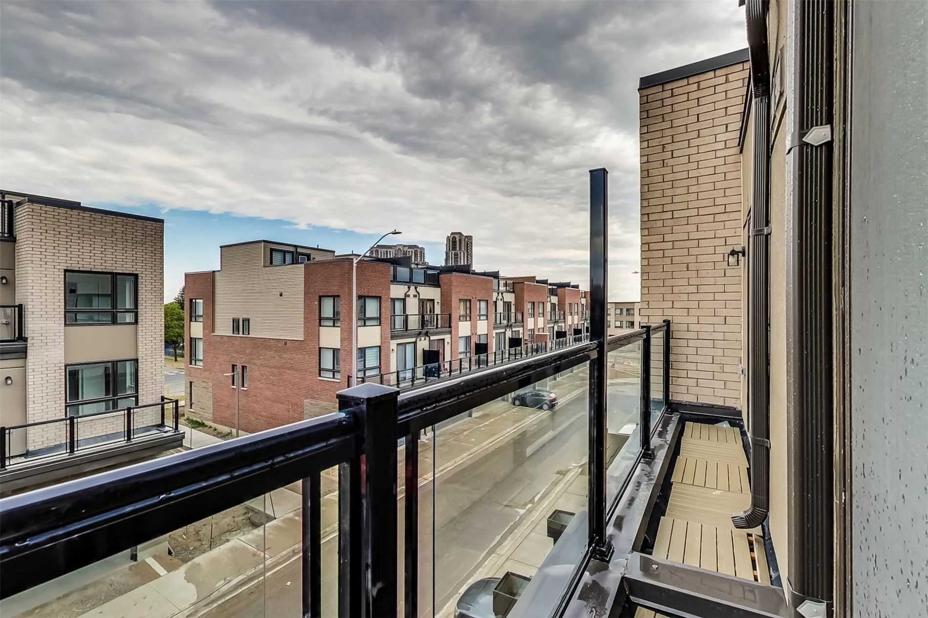 30 Woodstream Dr, #7