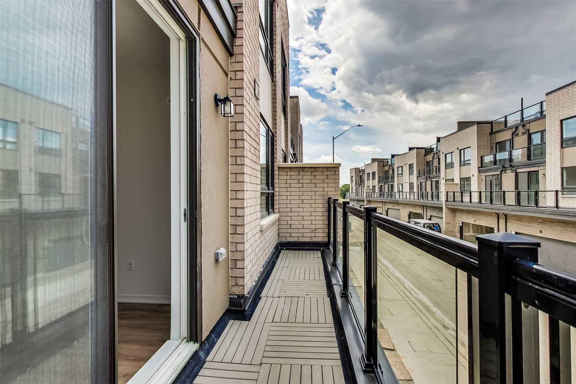 30 Woodstream Dr, #7