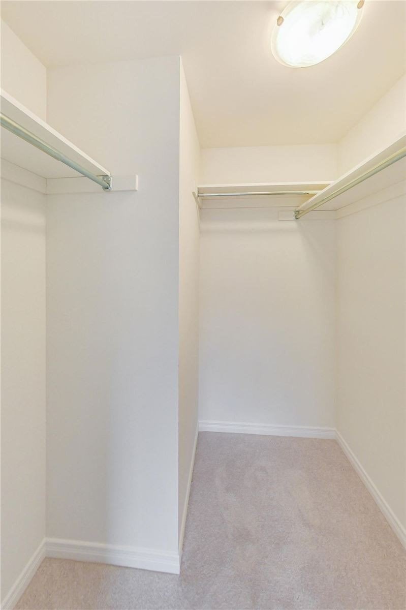 30 Woodstream Dr, #7