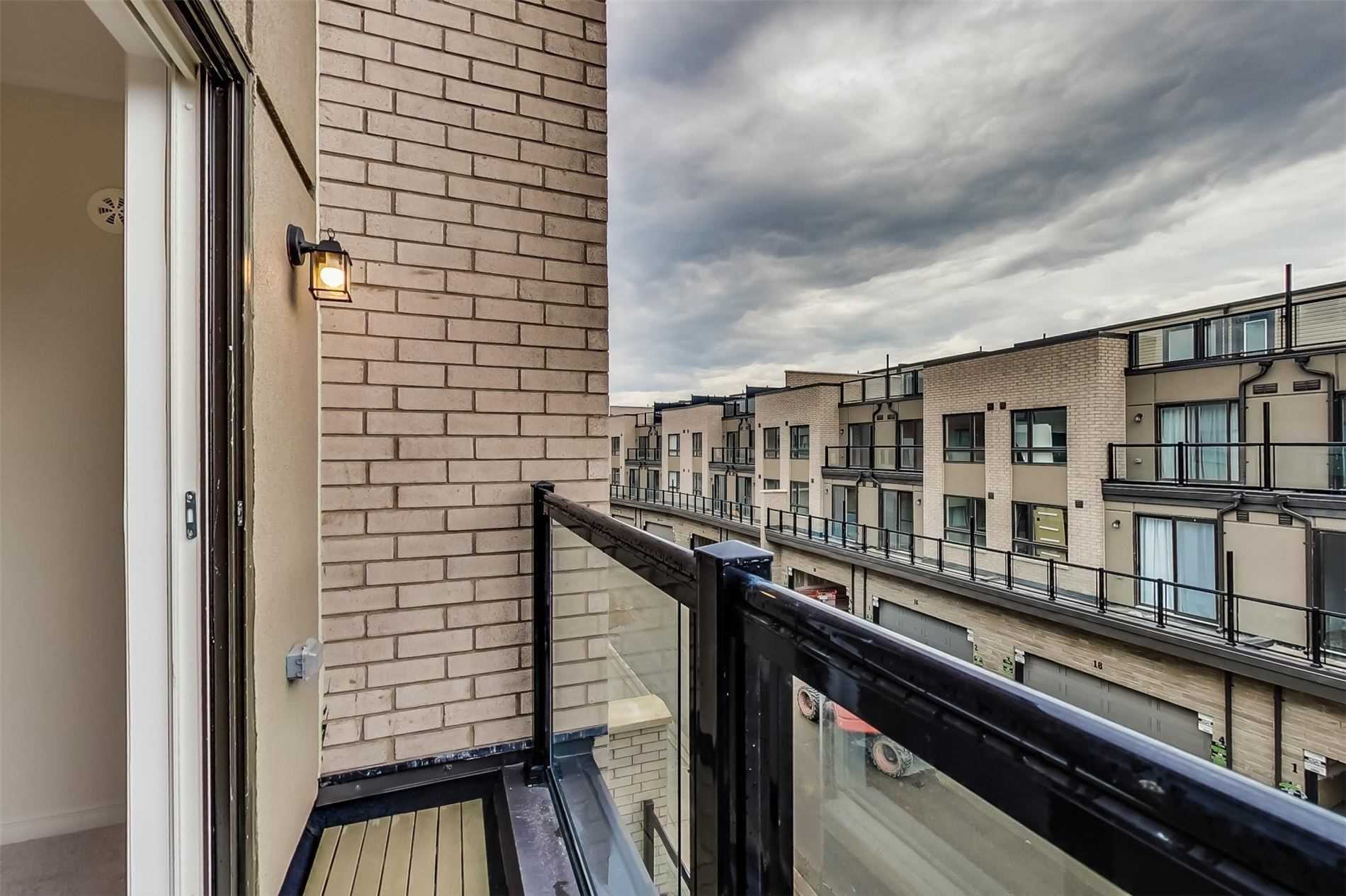 30 Woodstream Dr, #7