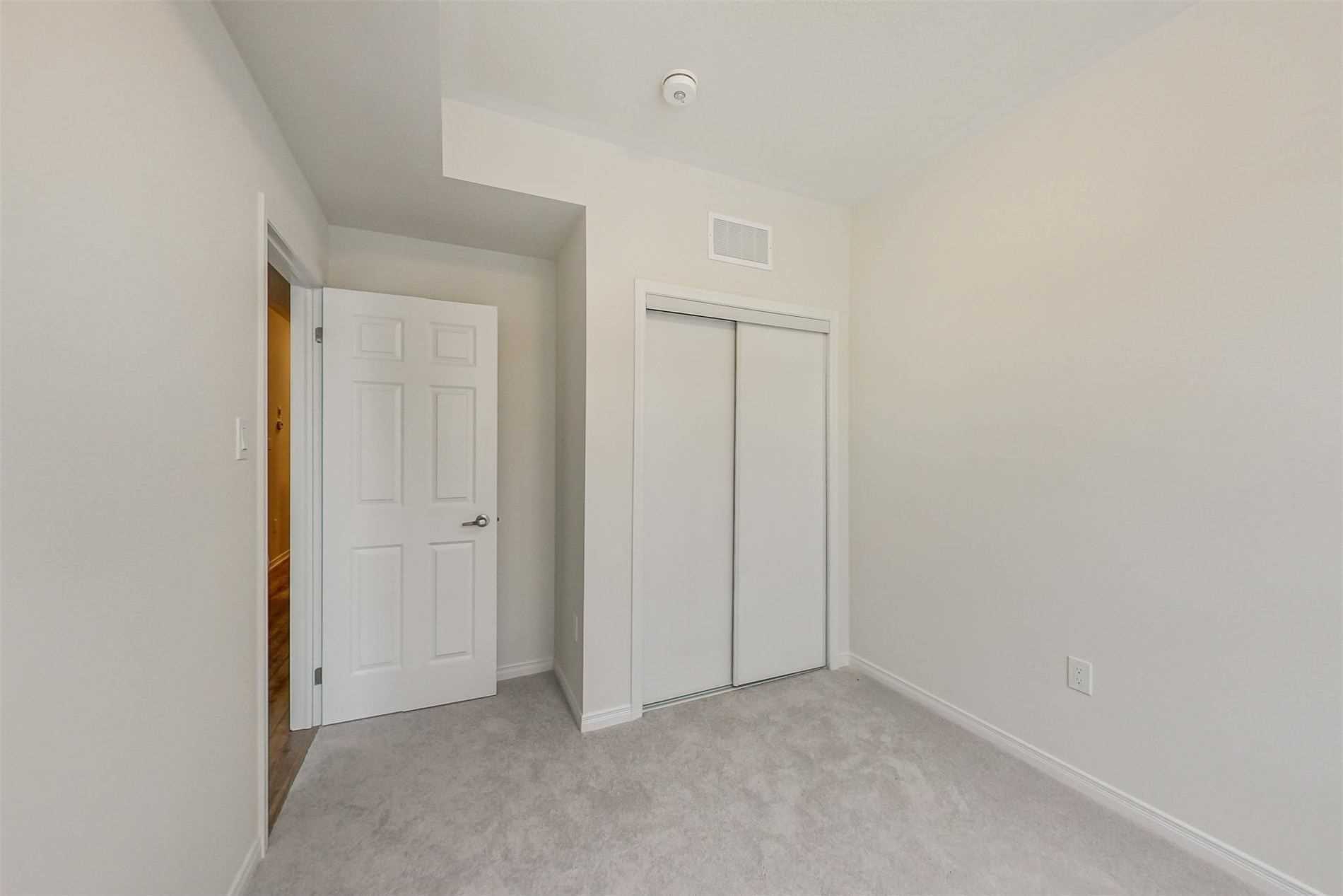 30 Woodstream Dr, #7
