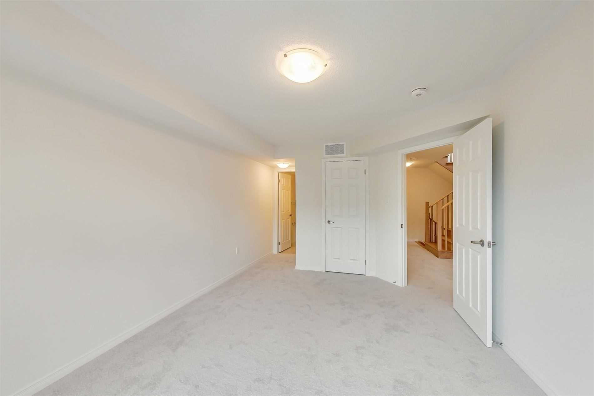 30 Woodstream Dr, #7