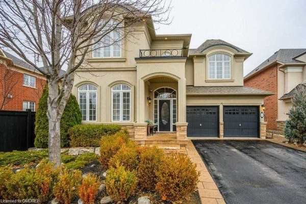 343 Turning Leaf Dr, Oakville