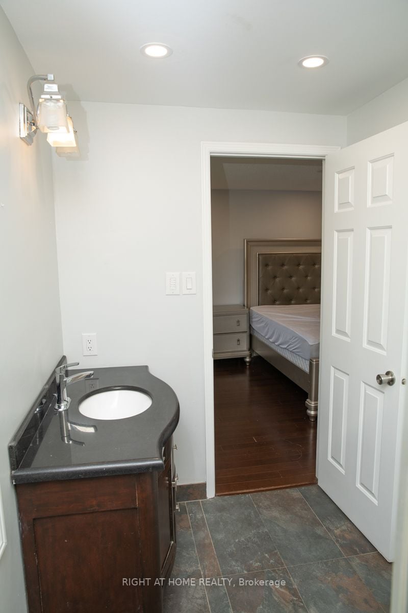 Listing W5927176 - Large Photo # 27