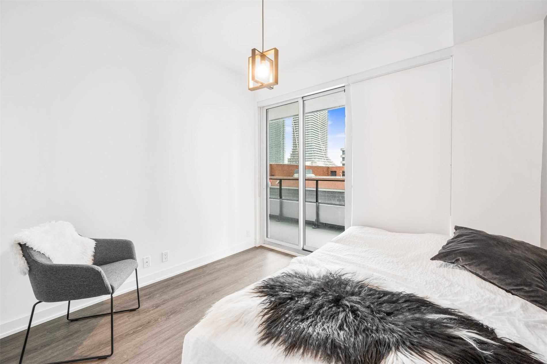 10 Park Lawn Rd, #427