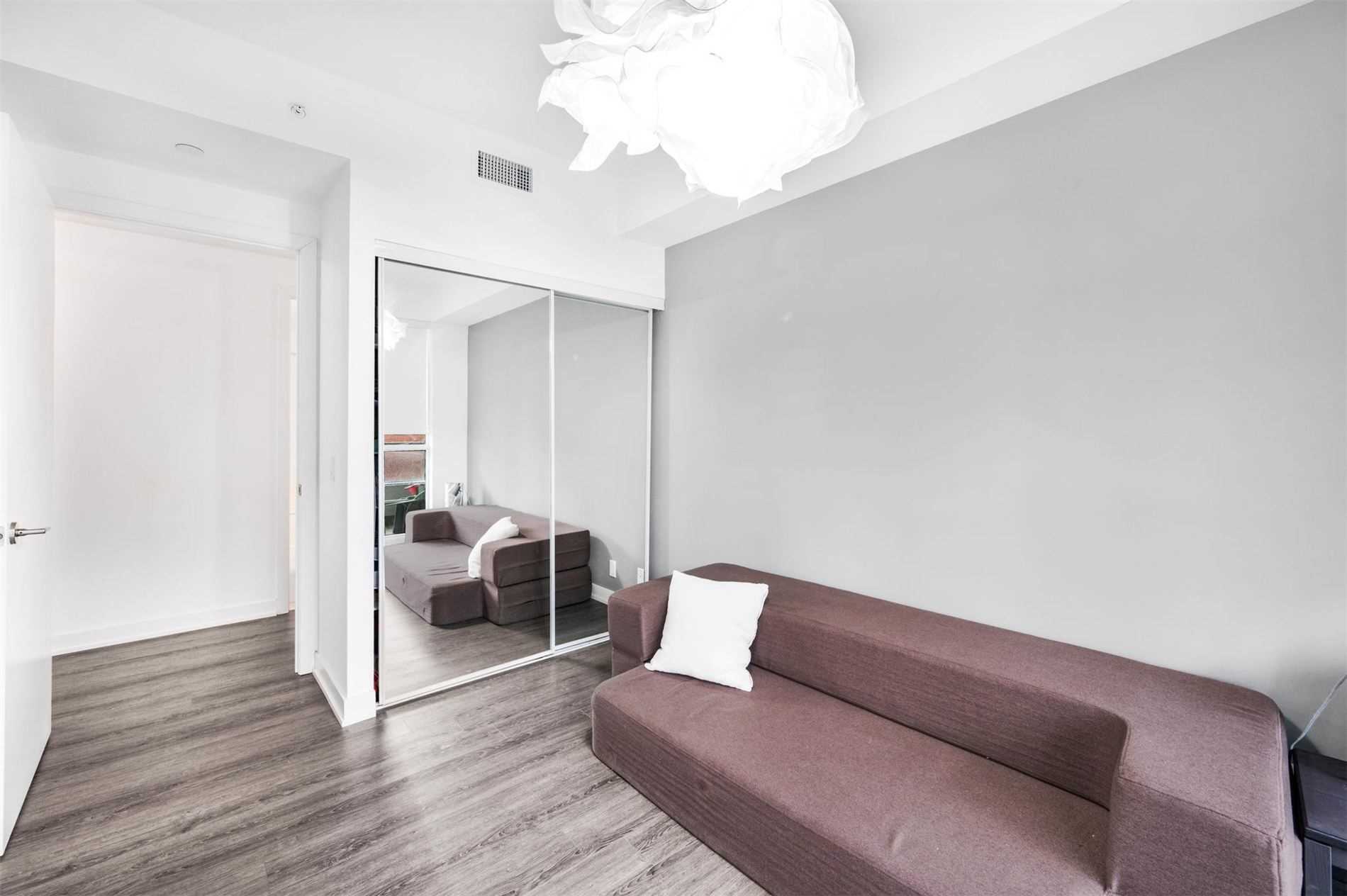 10 Park Lawn Rd, #427