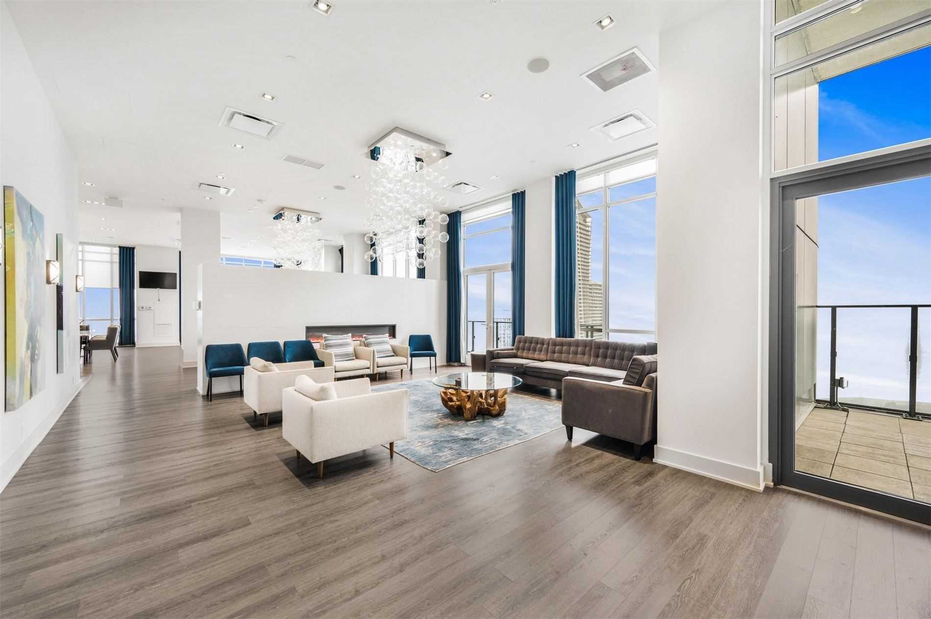 10 Park Lawn Rd, #427