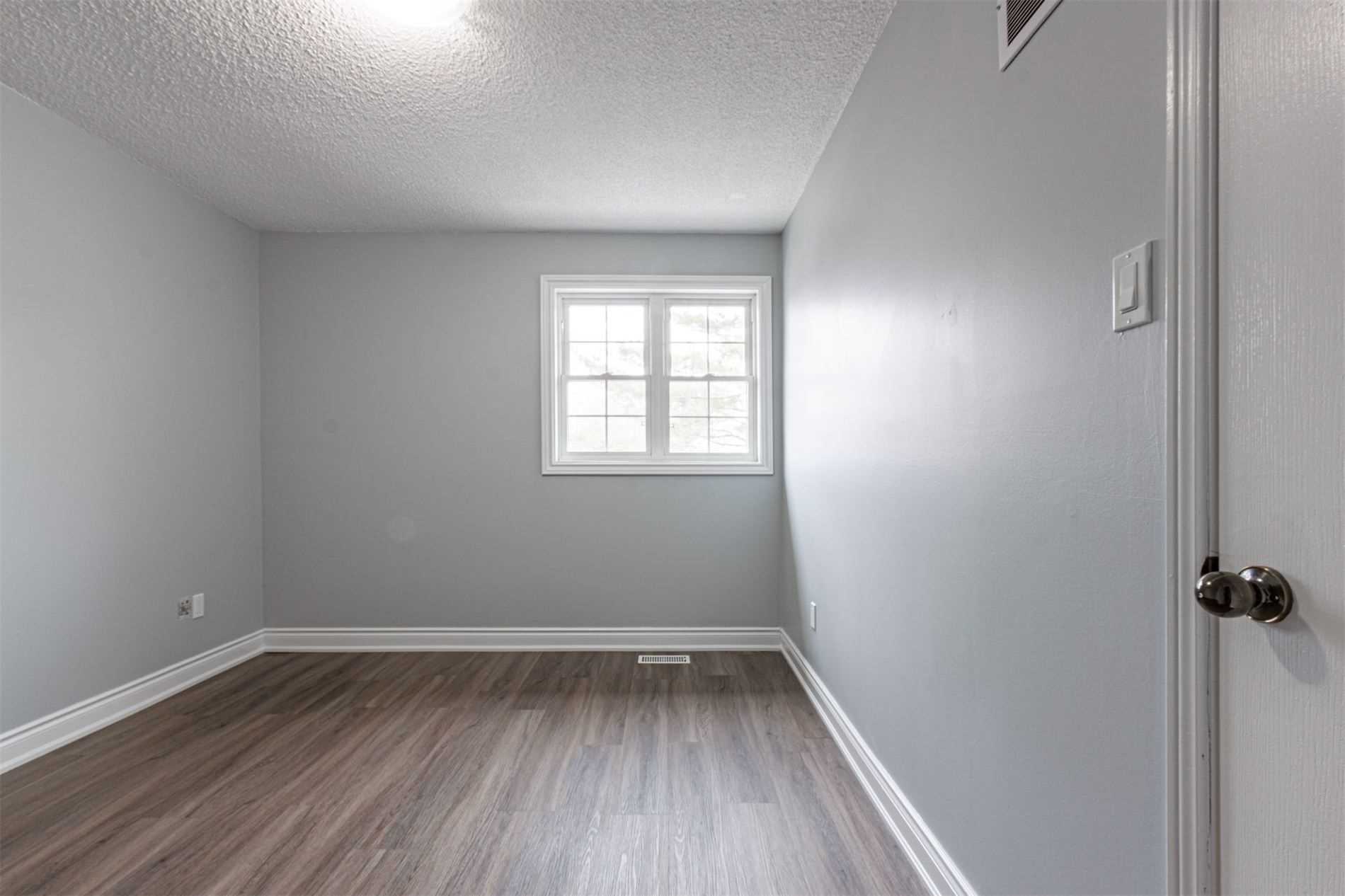 Listing W5927843 - Large Photo # 33