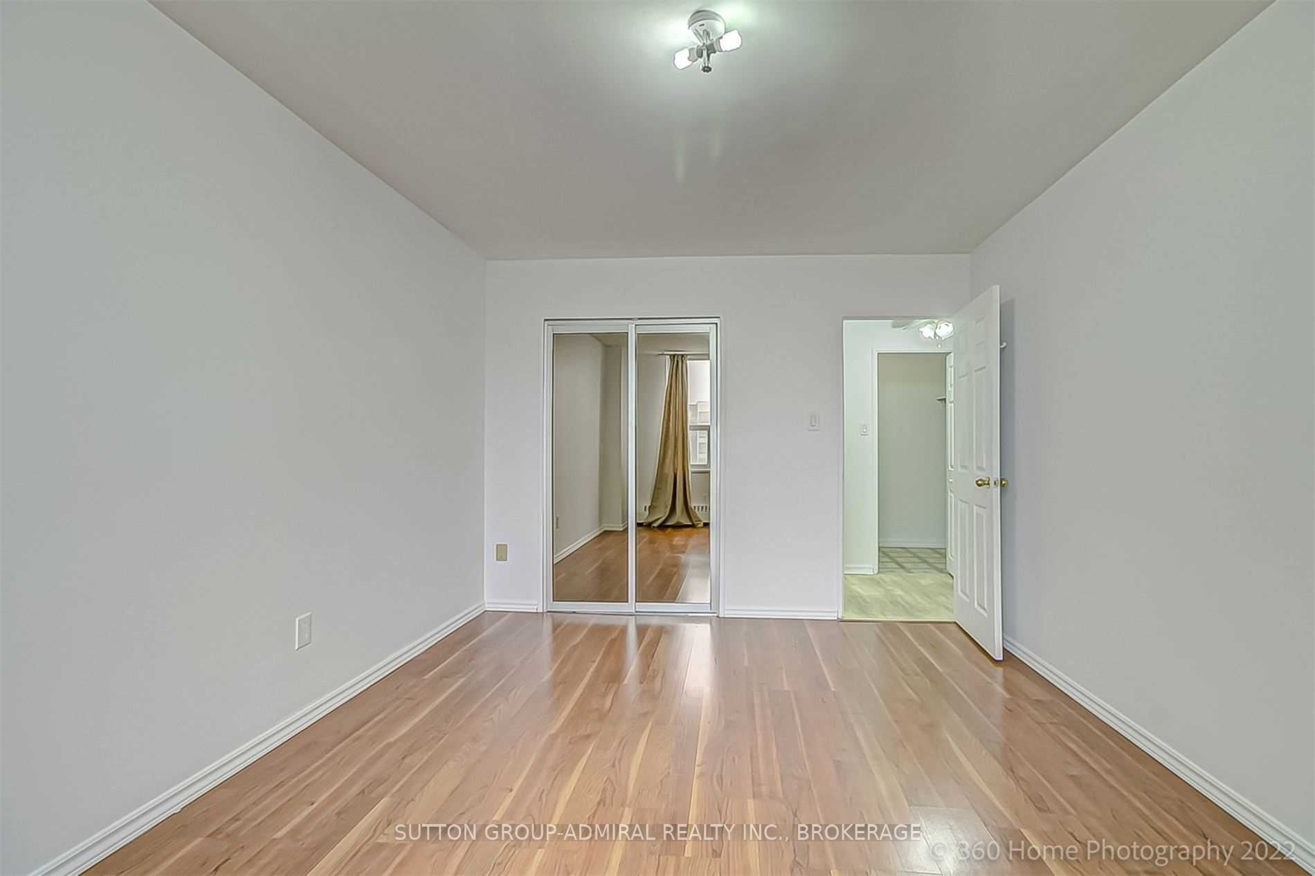 25 Four Winds Dr, #902